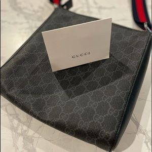Gucci bag with GG supreme fabric with Web shoulder strap, brand new!